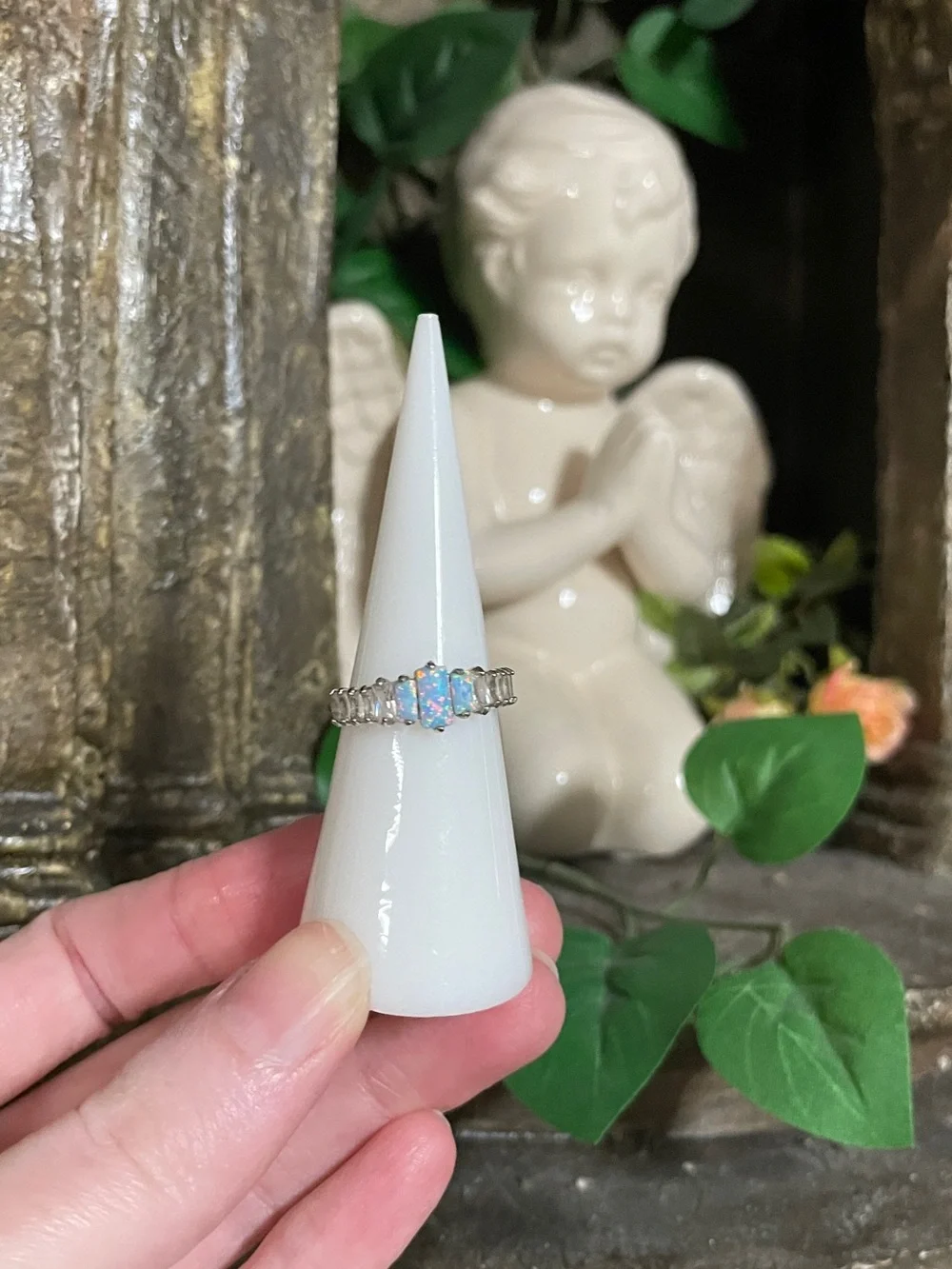 Opalescent Oval Sterling-Style Ring in White Iridescent